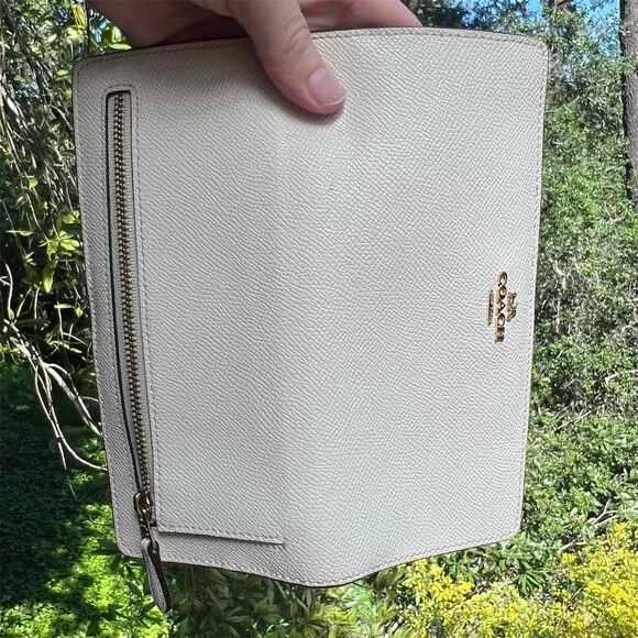 COACH Slim Bifold Wallet Chalk White Crossgrain Leather Gold Hardware AUTHENTIC - Picture 4 of 7